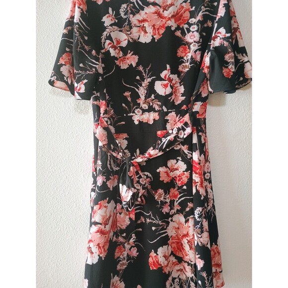 BB Dakota Black Floral Fit & Flare Tie Waist Flutter Short Sleeve Dress - 10 - Picture 5 of 6